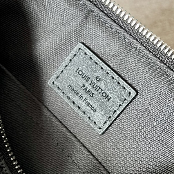 ルイヴィトンバッグ着用イメージ